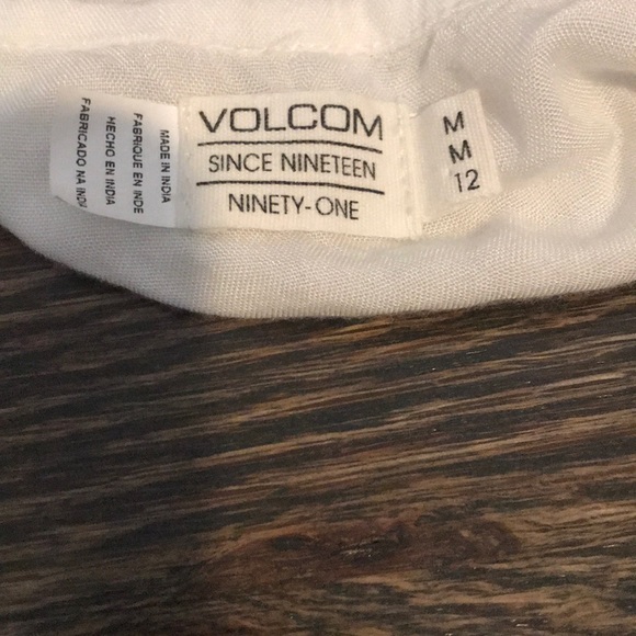 Volcom White tank top with scallop detailing - Picture 3 of 3